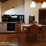 Happy House גוביו