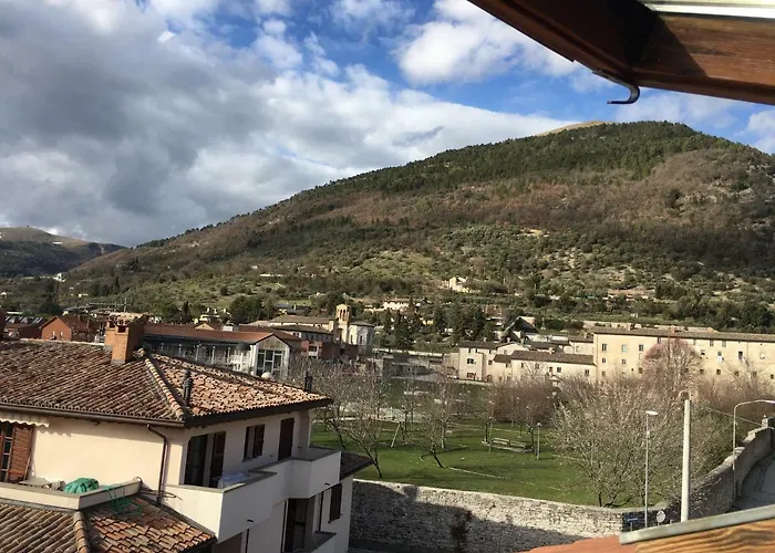 Happy House 古比奥