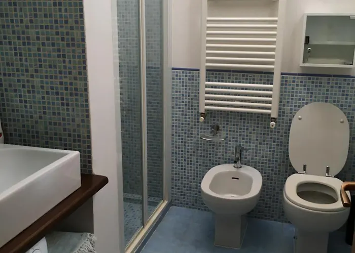 Happy House 公寓 *