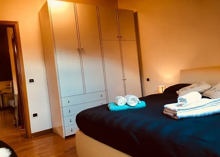 Happy House 公寓 *